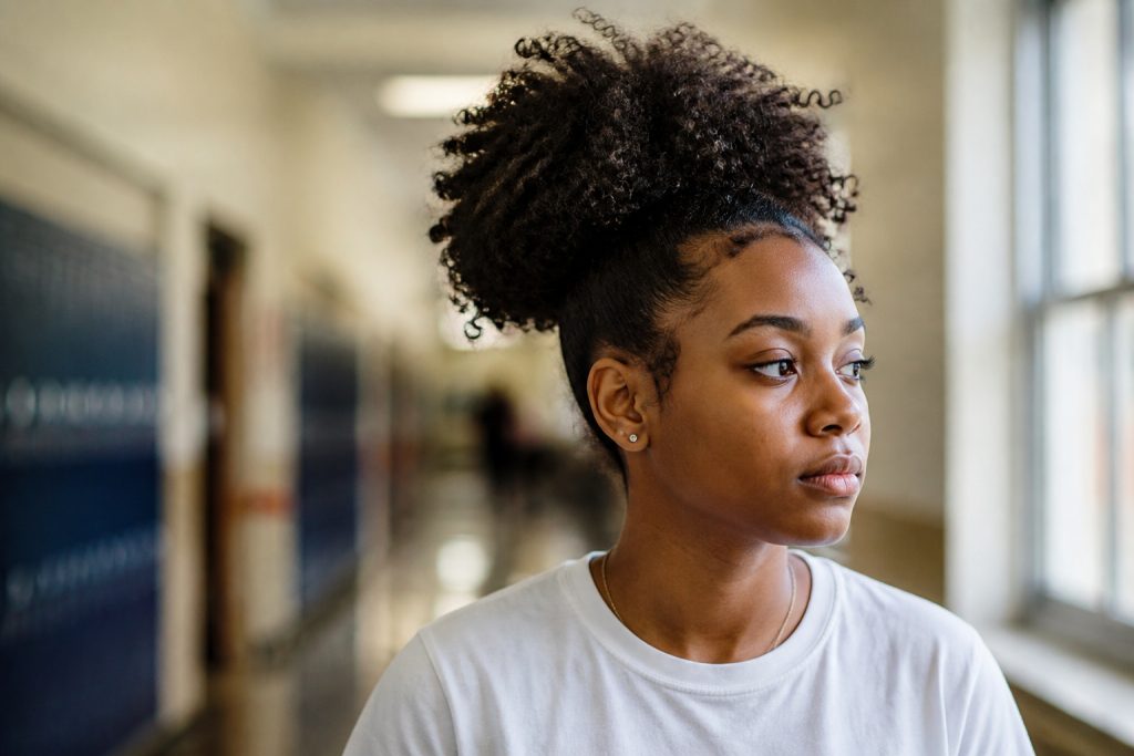 16 Curly Hairstyles for School That Survive Backpacks and Bells